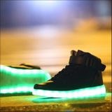 Beleuchtung LED Schuhe - schwarze Sportschuhe